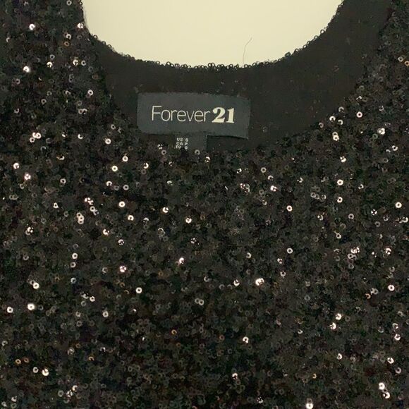 🌟FOREVER 21 Sequin Cropped Top🌟 - Picture 5 of 7